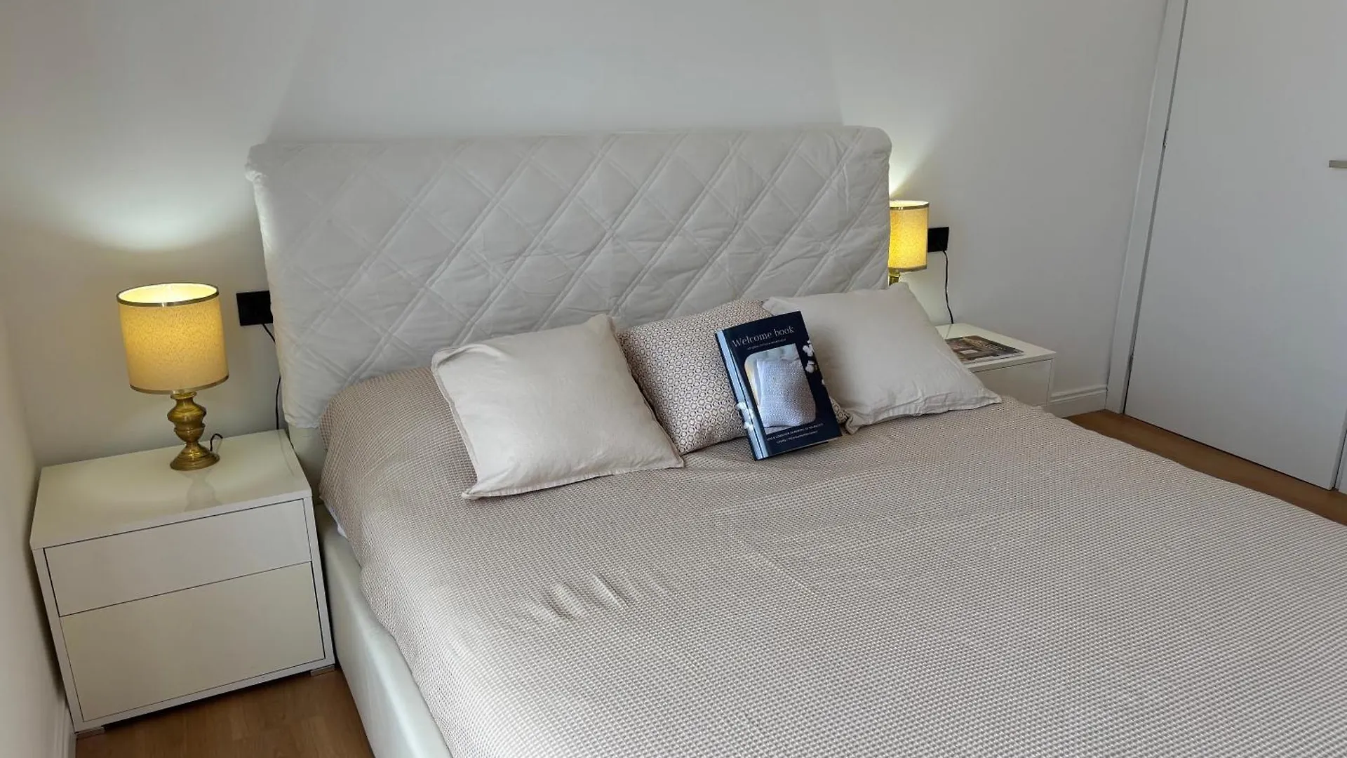 Vittoria Citylife Apartment Милан Италия